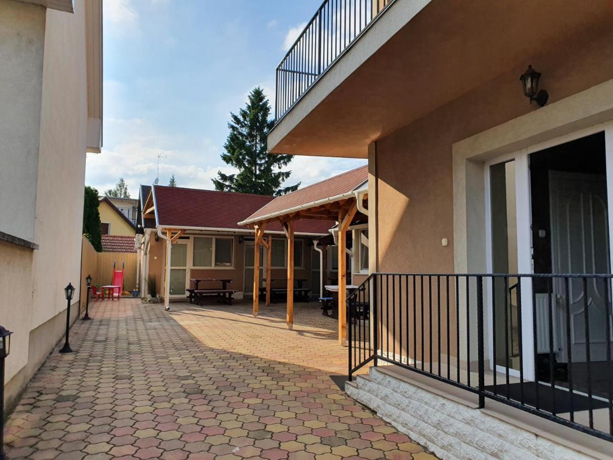 Party Vendeghaz Hotel Hajduszoboszlo Exterior photo